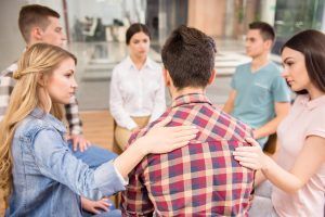 Blog - Terapia de grupo para adolescentes conflictivos - Atiempo Adicciones Madrid